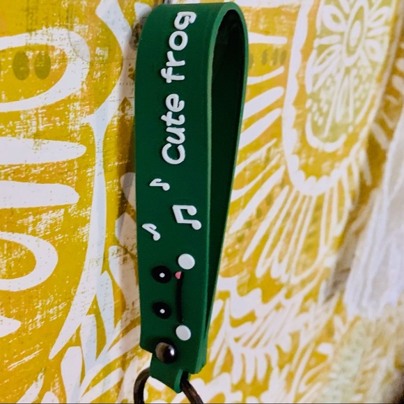 Adorable Froggy 🐸 keychain! - Picture 3 of 3